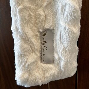 Minky Couture Plush White Faux Fur scarf - Soft Luxe
